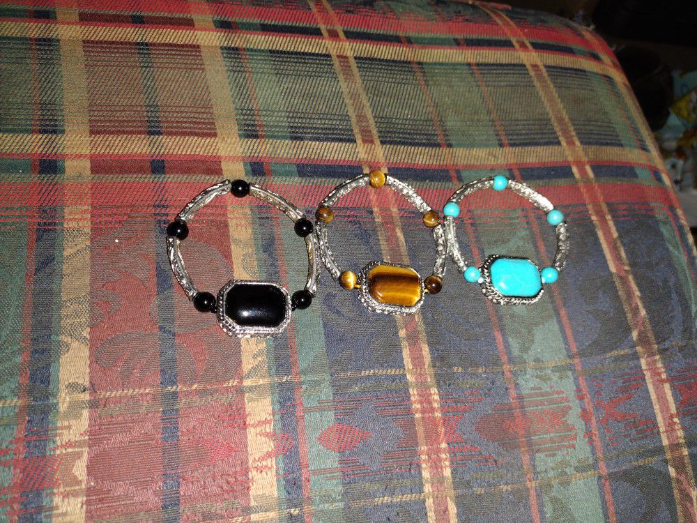 Costume Jewelry Set Of Three Bracelets 