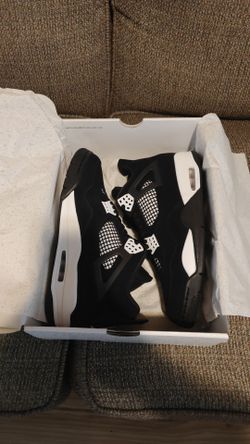 Jordan 4 White Thunder size 11