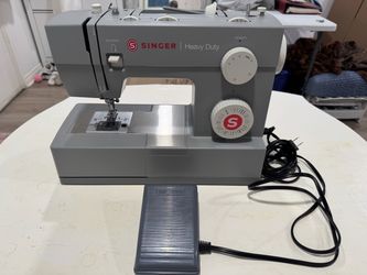 Singer Heavy Duty Sewing Machine with Foot Pedal