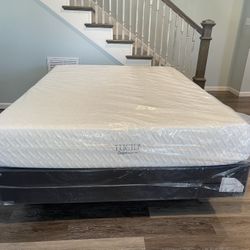 LUCID QUEEN MATTRESS