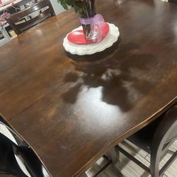 9 piece Dining Set ( 1 Table & 8 Chairs)!!