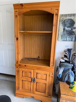 Book Shelf/Hutch Pine, with light, Beautiful design