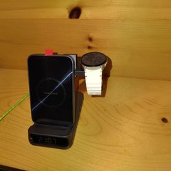 Samsung Galaxy 7 watch and 3way Samsung charging station