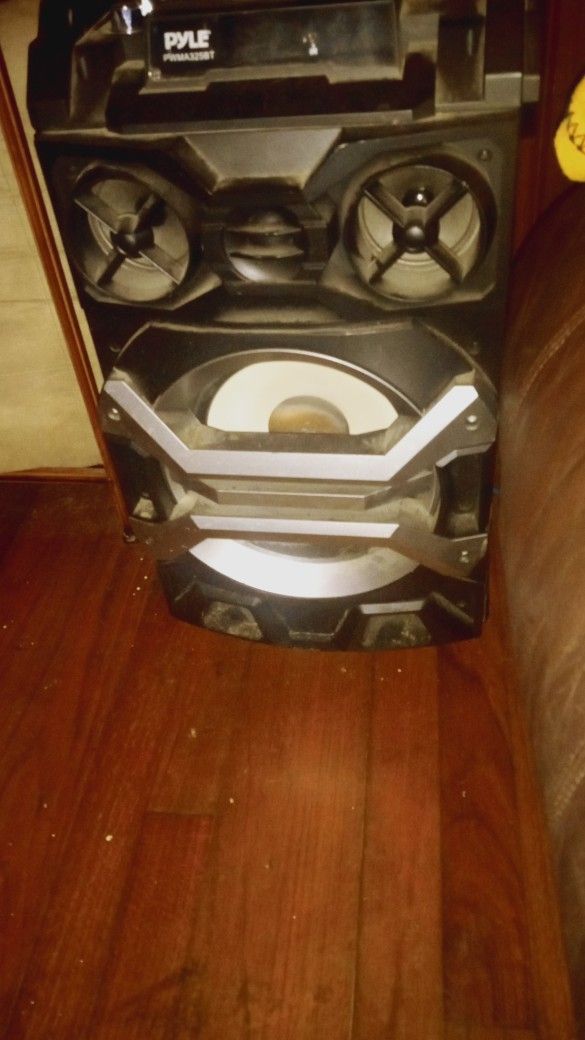 Pyle-PRO PORTABLE BLUETOOTH KARAOKE SPEAKER SYS Flashing DJ Lights PWMA325BT