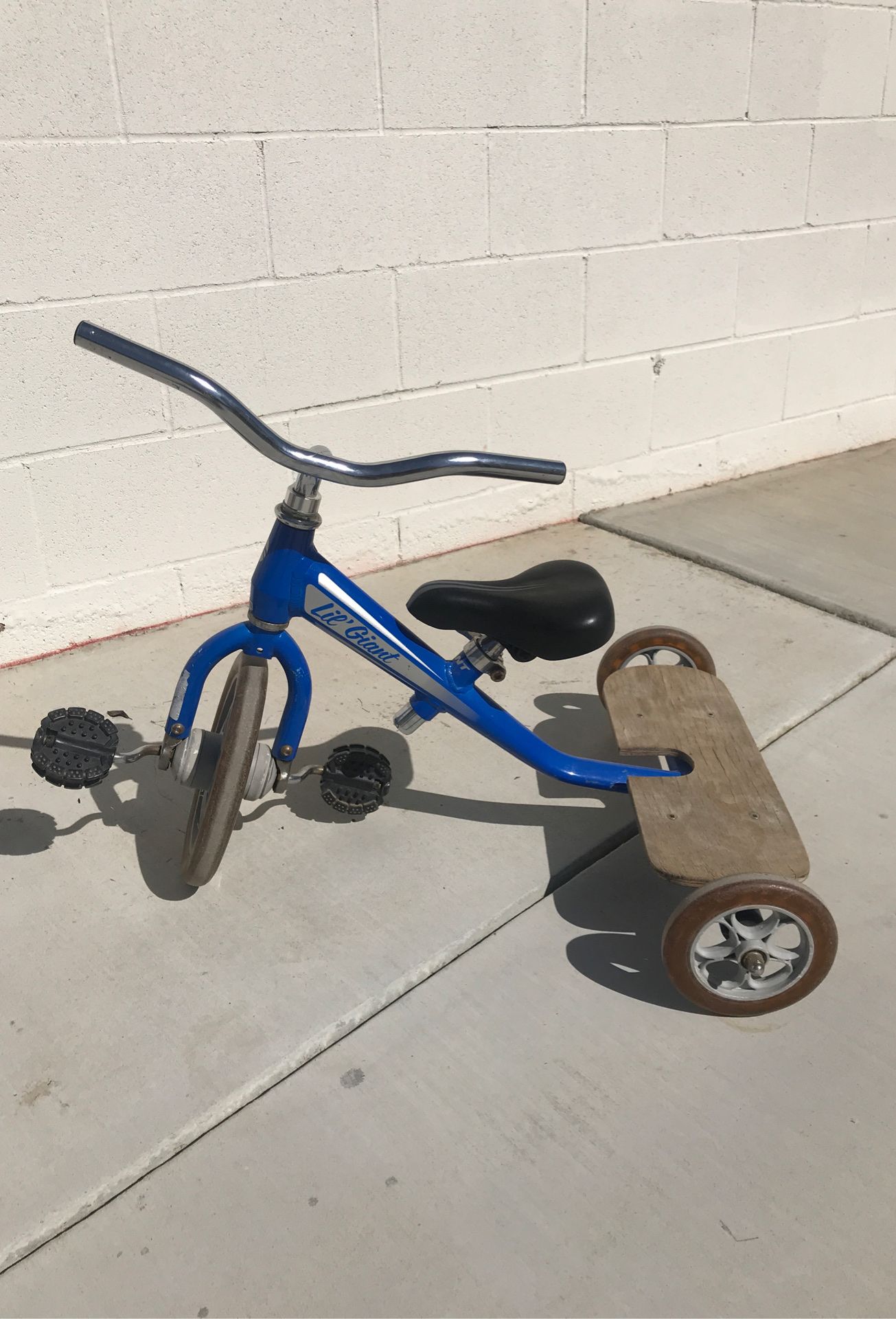 Tricycle- Giant Brand. “Lil giant”