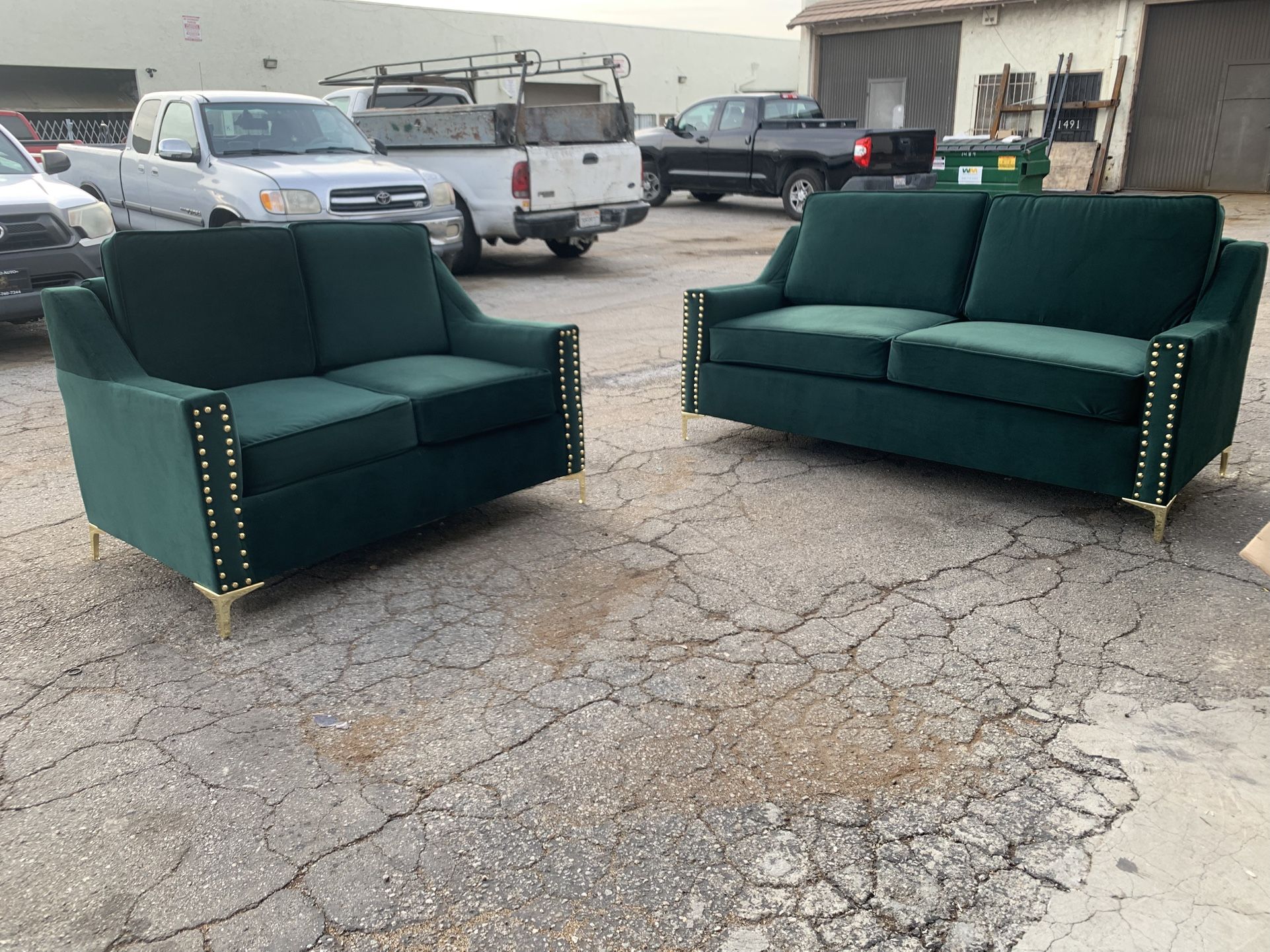$999 Brand New Sofa And Loveseat Set Made In The USA 🇺🇸 (Read Description Below)