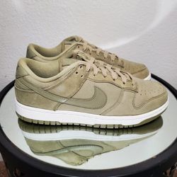 BRAND NEW NIKE DUNK OLIVE