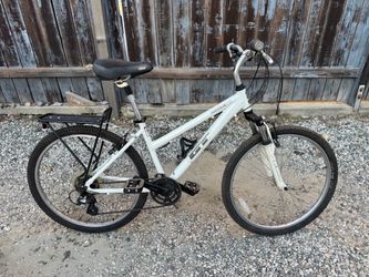 GT Women’s Hybrid Mountain Bike - Size Medium