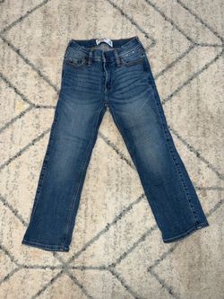 Size 5/6 Boy’s Abercrombie Kids Straight jeans medium wash