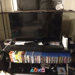 Entertainment Center (TV, TV Stand) 