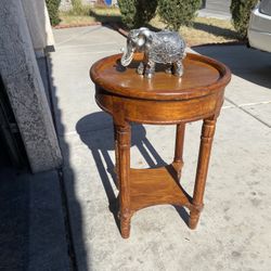 20” Round End Table 