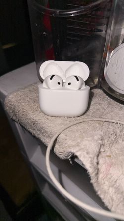 AirPods 4 With Active Noise Cancellation 