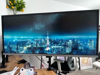 Samsung 34" Ultra-Wide WQHD Monitor with table mount