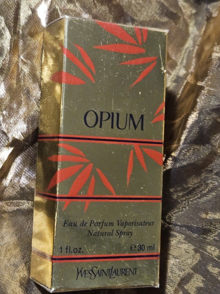 OPIUM 1FL. OZ. PERFUME SPRAY...SEALED NEVER OPENED