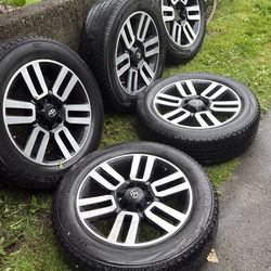 Toyota forerunner wheel and the tile