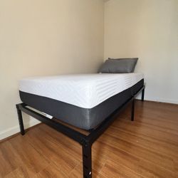 USED TWIN MATTRESS SET
