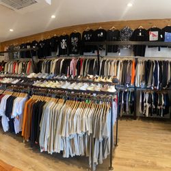 Supreme Bape Off White Vlone Gallery Dept Chrome And More !!! 