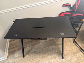 Gaming desk