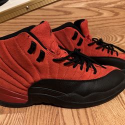 Air Jordan 12s ‘’revers Flue Games’’10.5