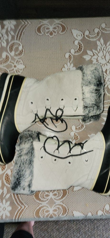 Snow Boots Khombu Sz 11