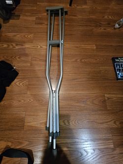 Crutches Adjustable