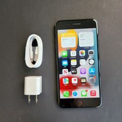 iPhone 7 Plus - UNLOCKED - Like New 