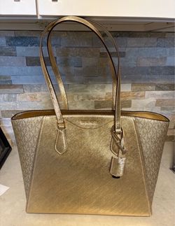 New large Michael Kors Tote purse