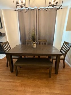 Rancho Grey Wood Rectangular Dining Table With Bench and 4 Chairs