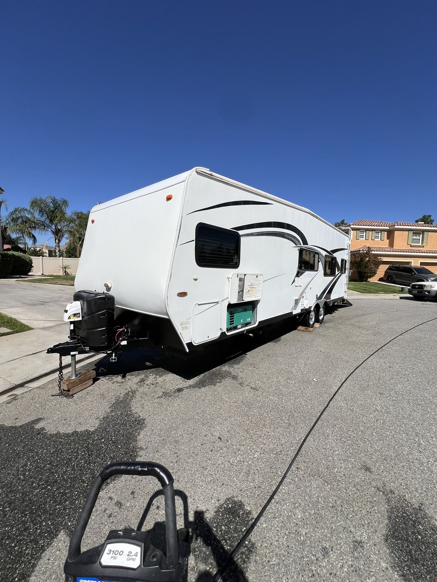 Toyhauler 1/2 Ton Towable 2014 Attitude Widelight 27ft 19k OBO! Super Clean!