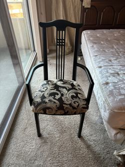 Beautiful Black arm chair 