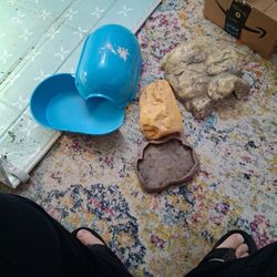 Free-Reptile Hides, Food Dish