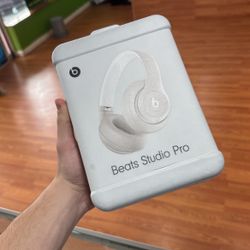 Beats Studio Pro Wireless Headphones - Sandstone Brand New 