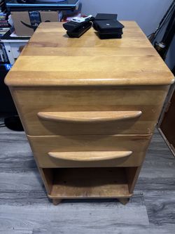 Wood twin bedroom set