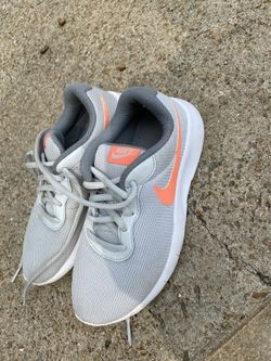 Girls Nike shoes size 3.5