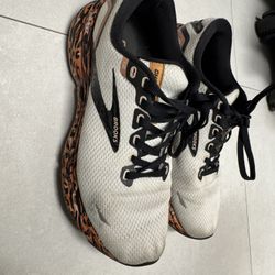 Brooks Ghost 15 White Tiger Women 7.5