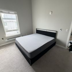 King Size Casper mattress and Bed Frame 