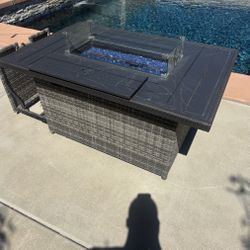 Fire Pit table. Propane 