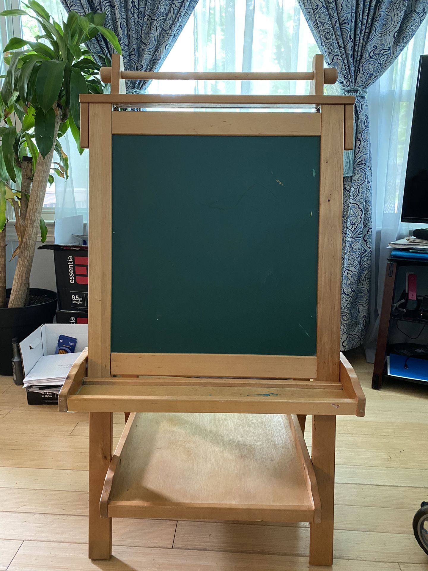 KidsCraft Deluxe Wood Easel with Paper Roll