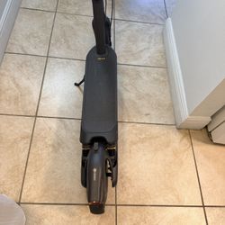 Segway - Max G2 Electric Kick Scooter Foldable w/ 43 Mile Range and 22 MPH Max Speed - Black