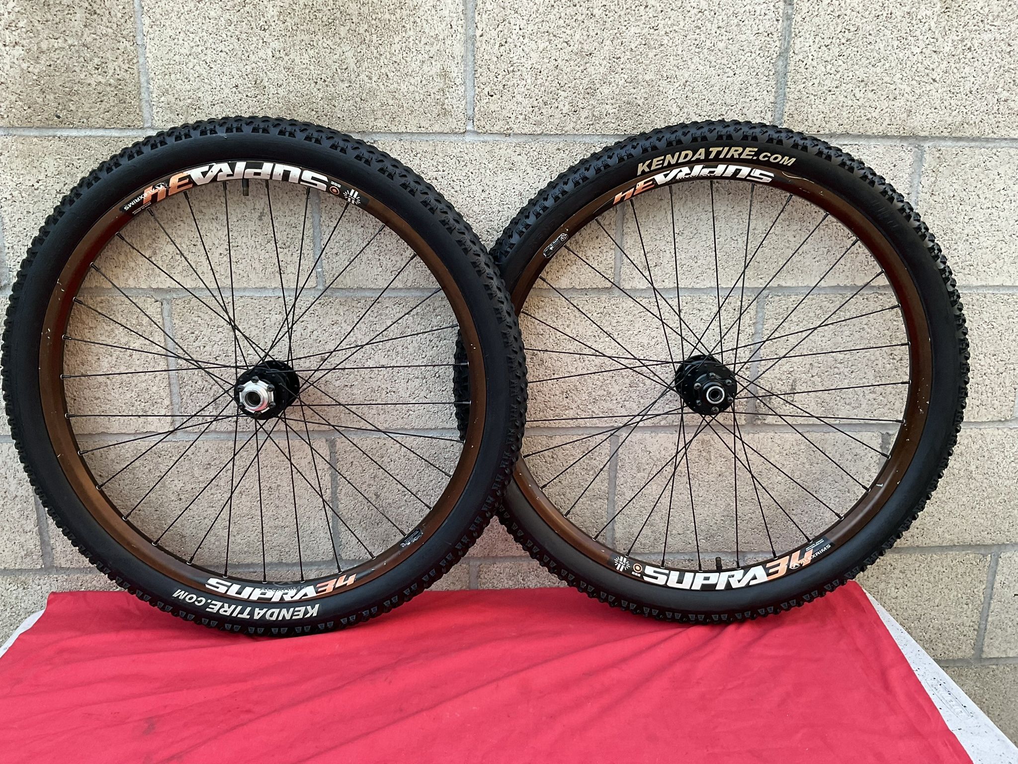 Downhill 26” Wheelset Shimano Body Front 110mm X 20mm /Rear 150mm X 12mm Nice 