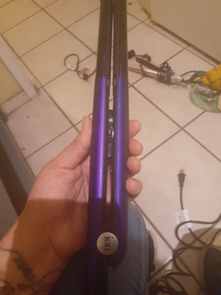 Hair straightener
