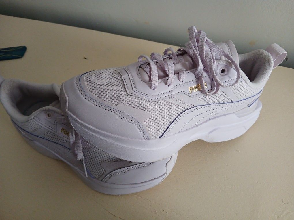 Women's Puma Tennis Shoes
