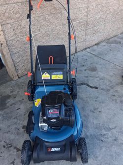 SENIX 22 in. 163cc 4-Cycle Briggs & Stratton Engine Gas Self-Propelled Lawn Mower with 3-in-1 Mulching Bagging Side Discharge