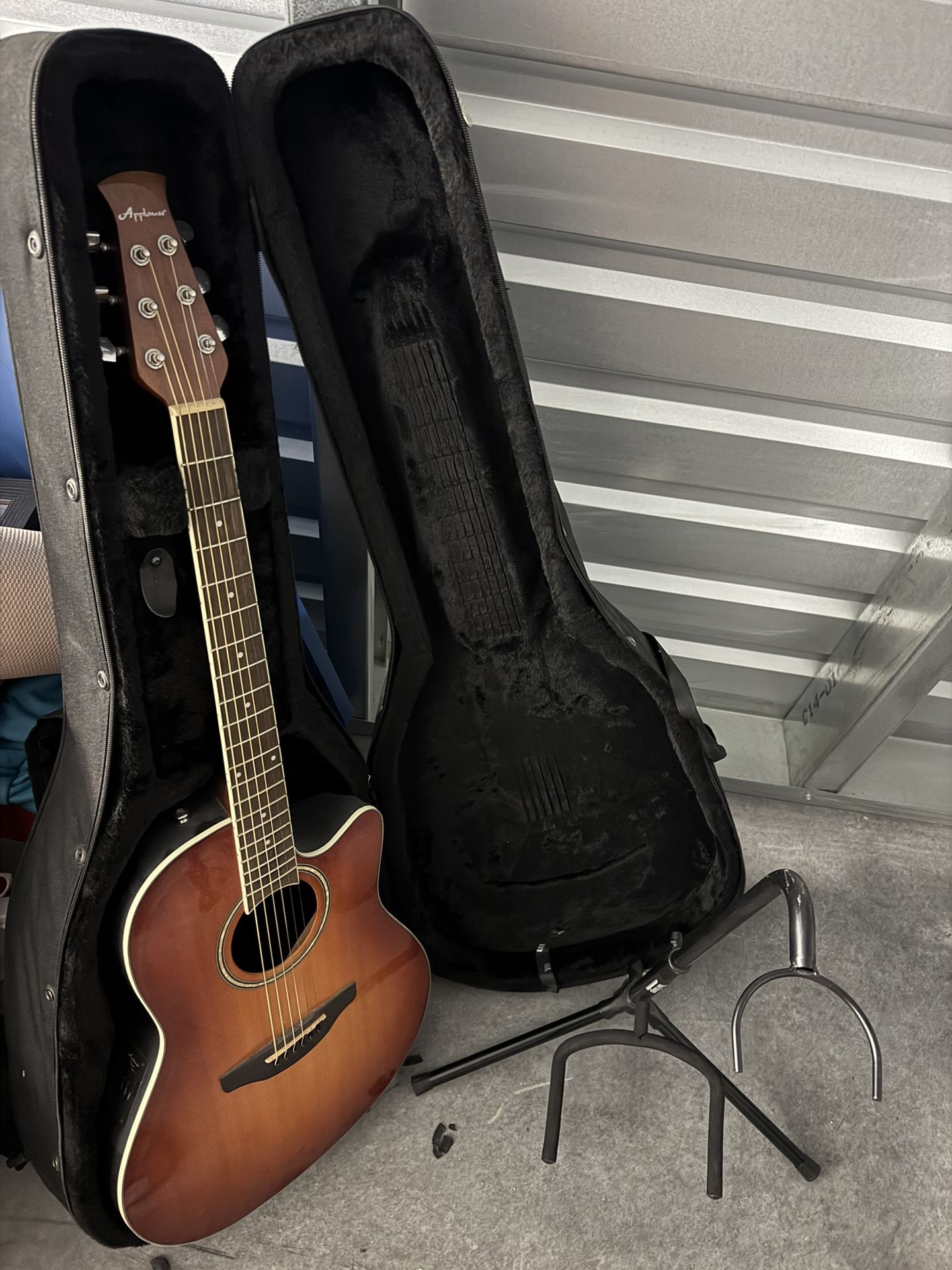 Applause Acoustic Electric Guitar With Stand And Travel Case