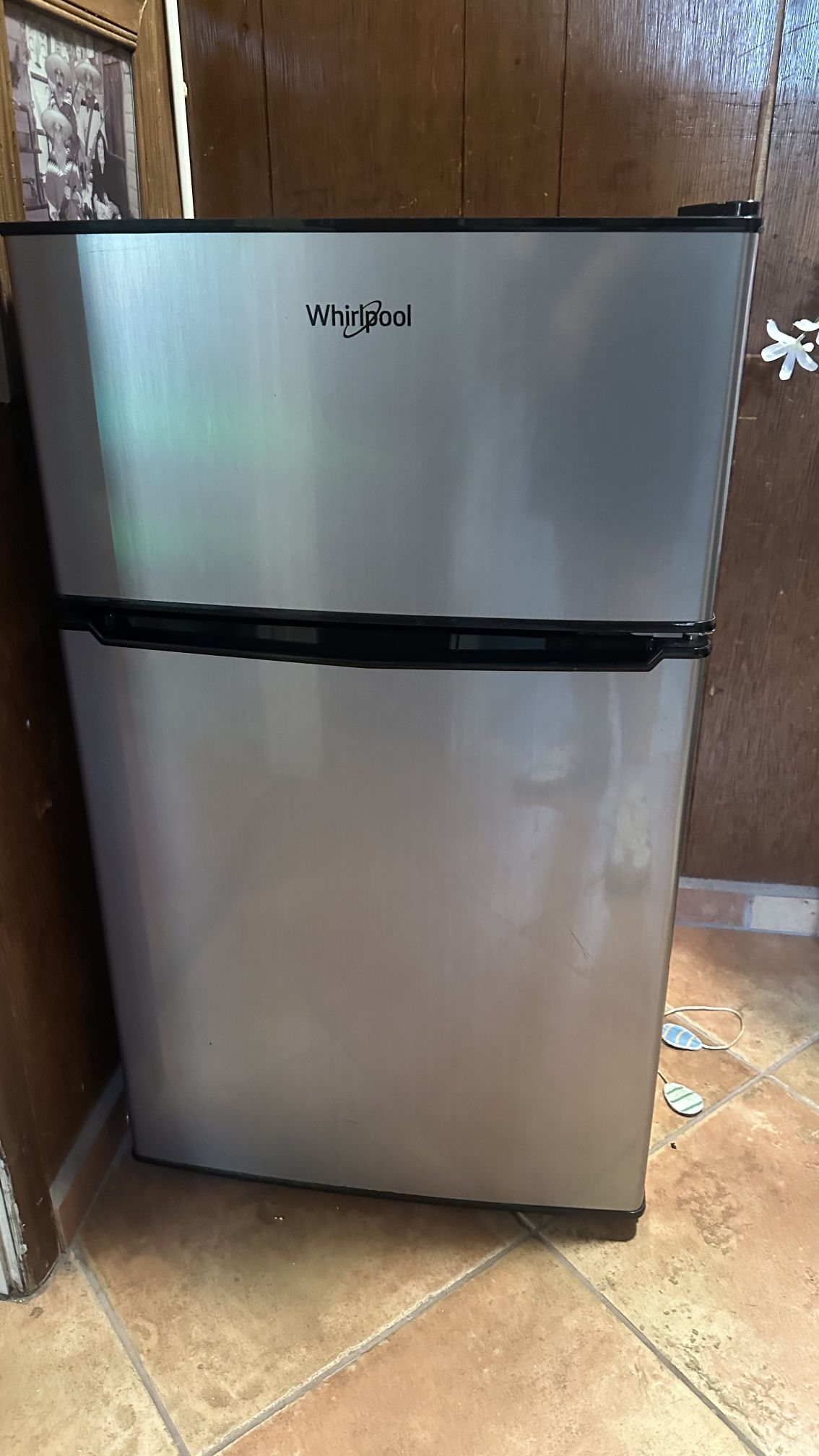 Mini fridge
