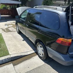1999 Toyota Sienna