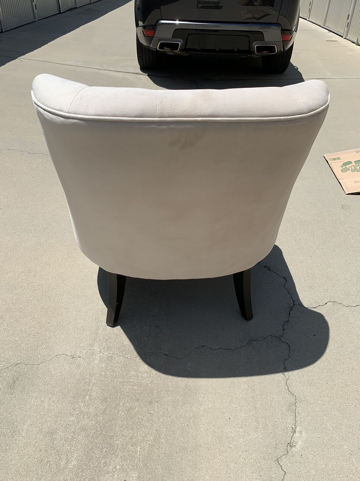 Pottery Barn Tufted Chair for Sale in Fresno, CA OfferUp