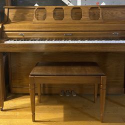 KIMBALL 404P 42” Upright Piano