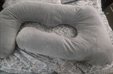 Maternity pillow