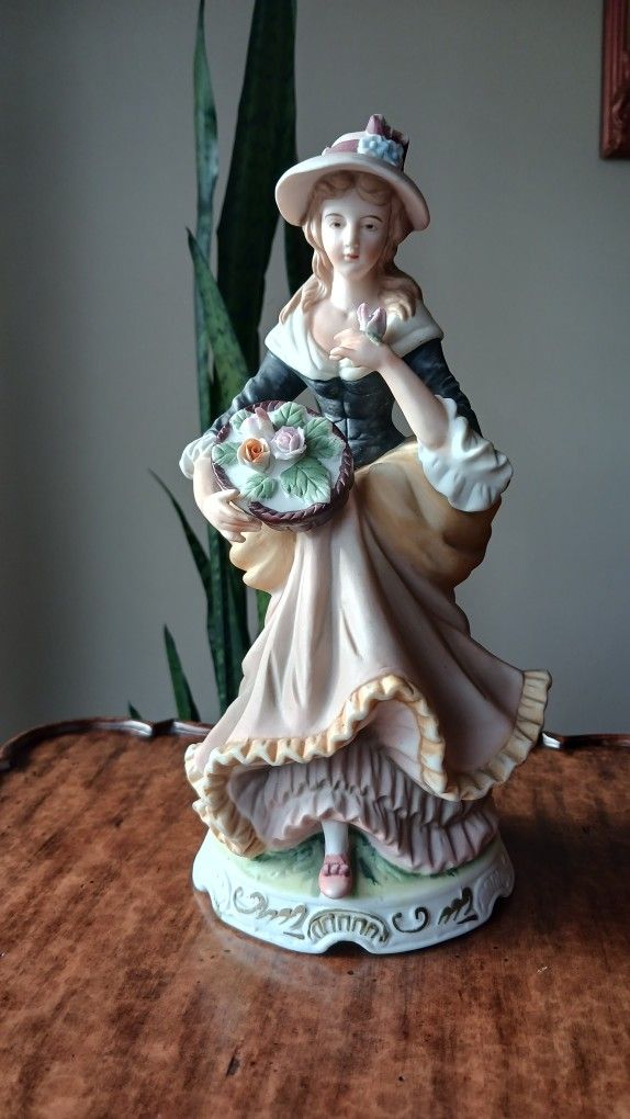 TOMA Korean Figurines